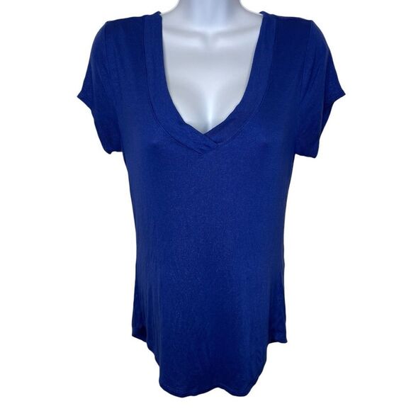 Jennifer Lopez Shimmery Short Sleeve Plunge V-neck Blouse Blue Size Medium - Picture 1 of 12